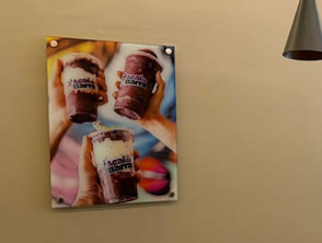 Letreiro em vidro em Santa Rosa, Niterói