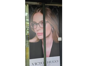 Adesivo de vitrine em Niterói